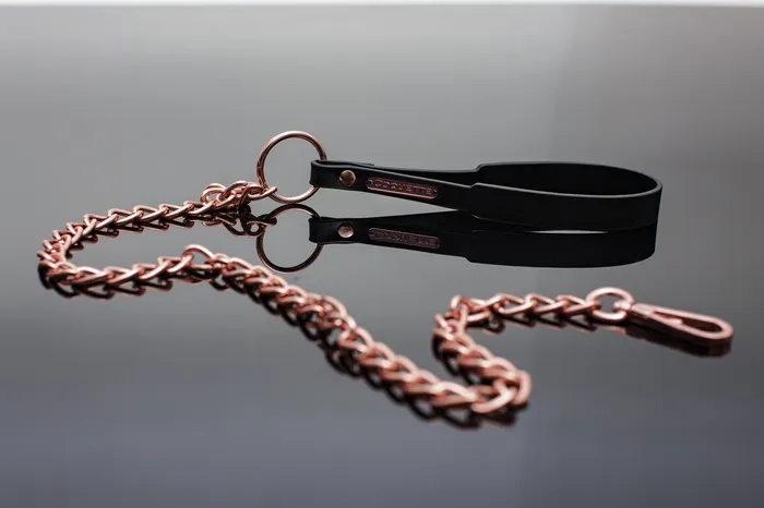 Vibrators Coquette Pleasure Collection 22532 Vegan Leather Leash Black Coquette
